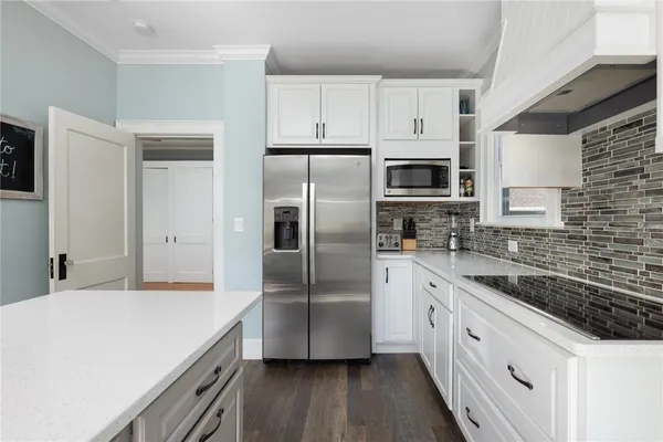 $4,000 | 127 West Main Road, Middletown, RI 02842