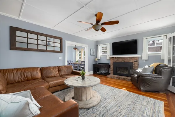 $4,000 | 127 West Main Road, Middletown, RI 02842