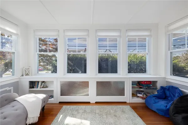 $4,000 | 127 West Main Road, Middletown, RI 02842