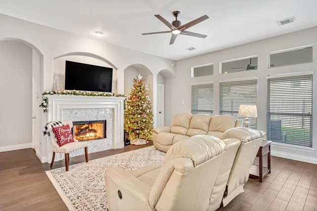 $359,900 | 5923 Bogie Way, Pasadena, TX 77505