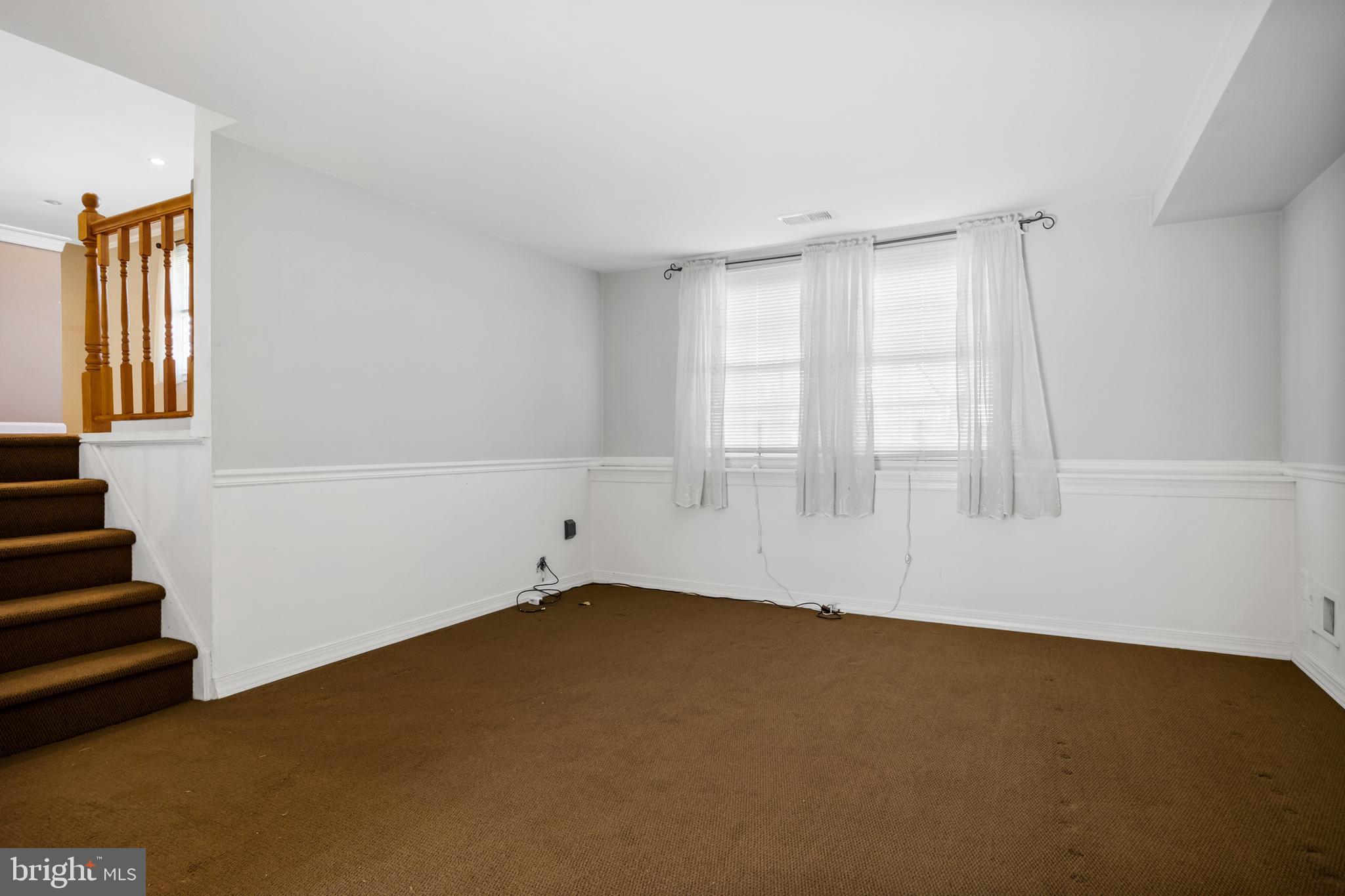 173 Forge Road Delran, NJ 08075 - Photo 24 of 32 Family Room