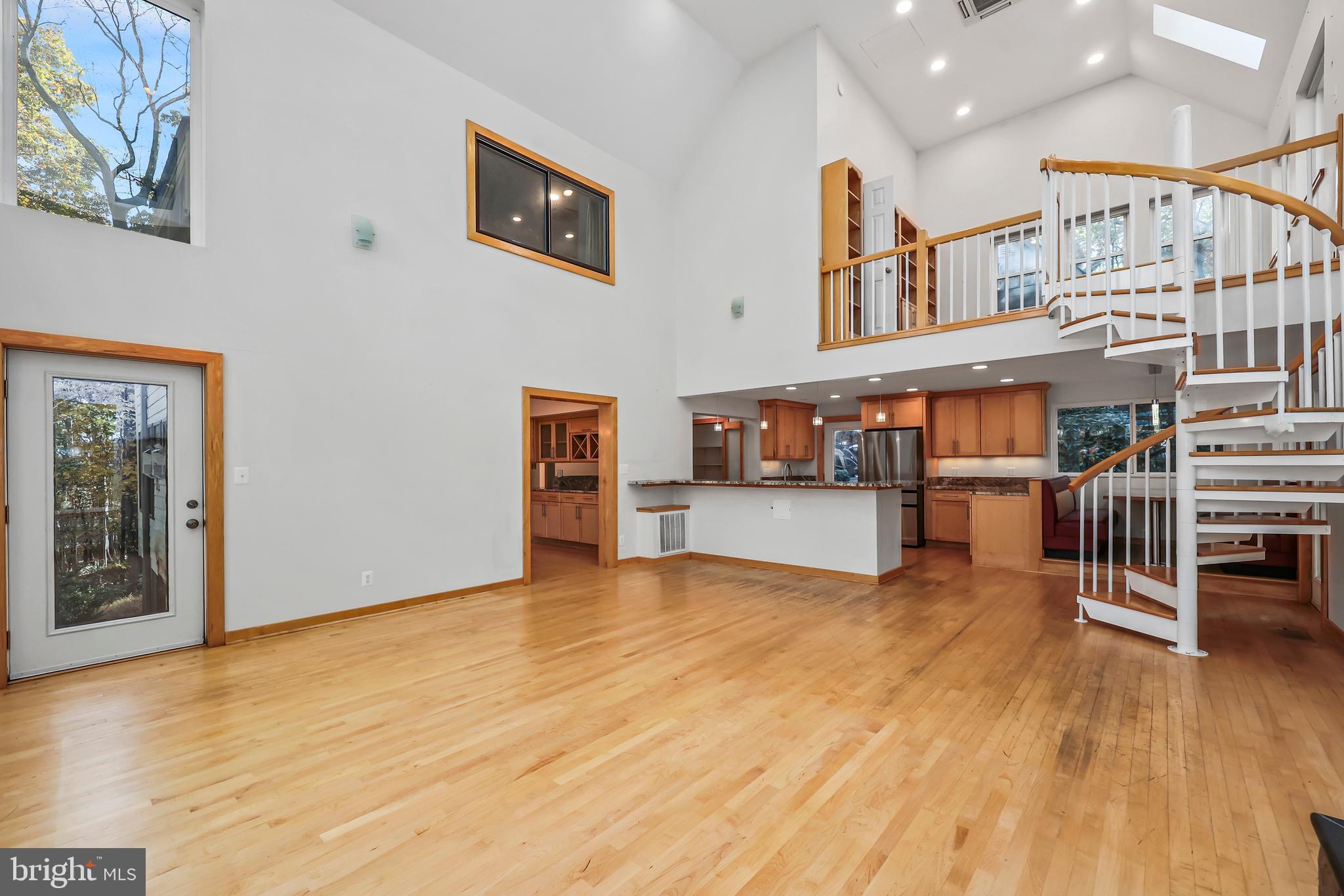 10450 Hunter View Road Vienna, VA 22181 - Photo 11 of 73 Gallery Image 11