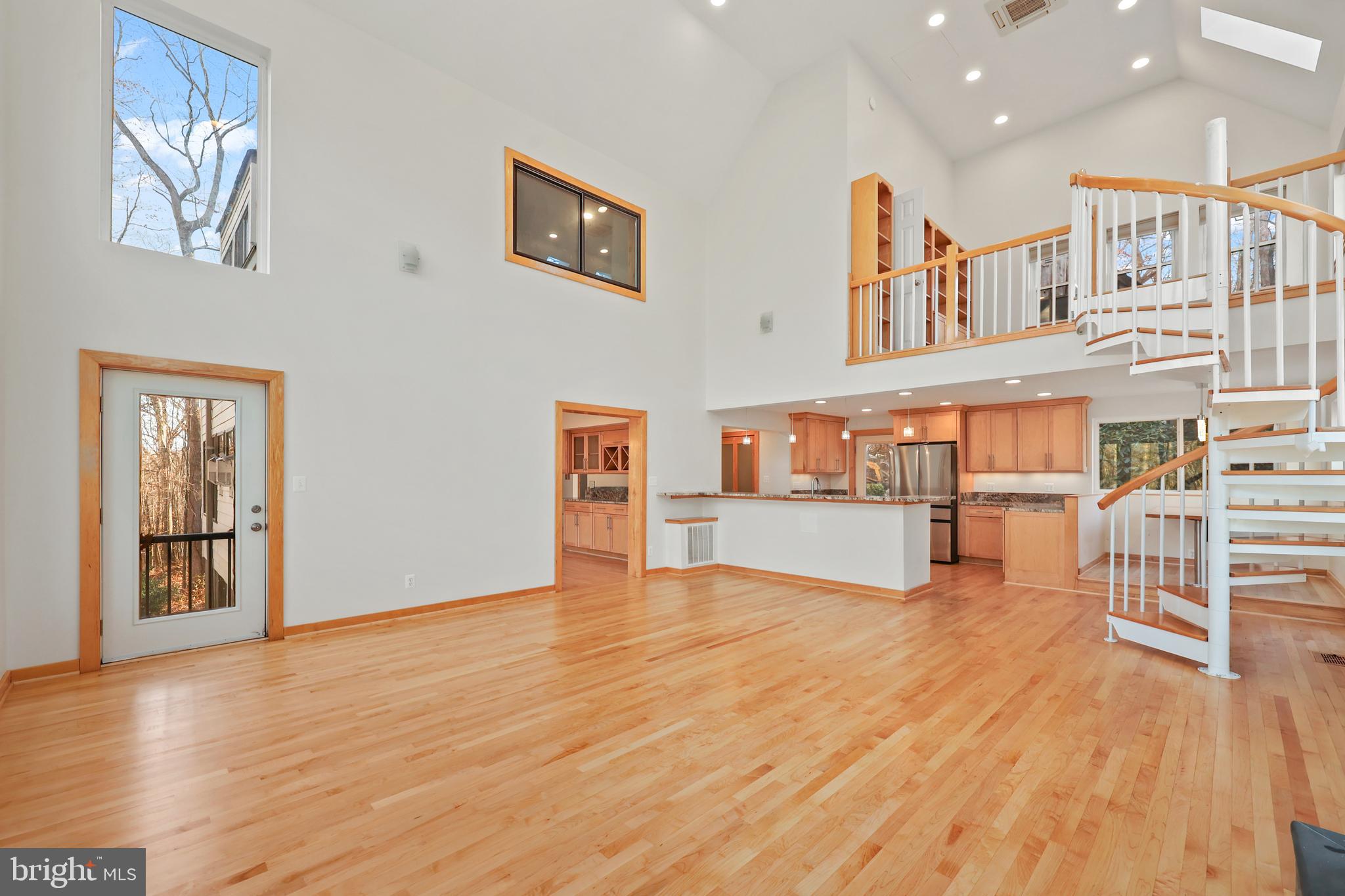 10450 Hunter View Road Vienna, VA 22181 - Photo 12 of 73 Gallery Image 12