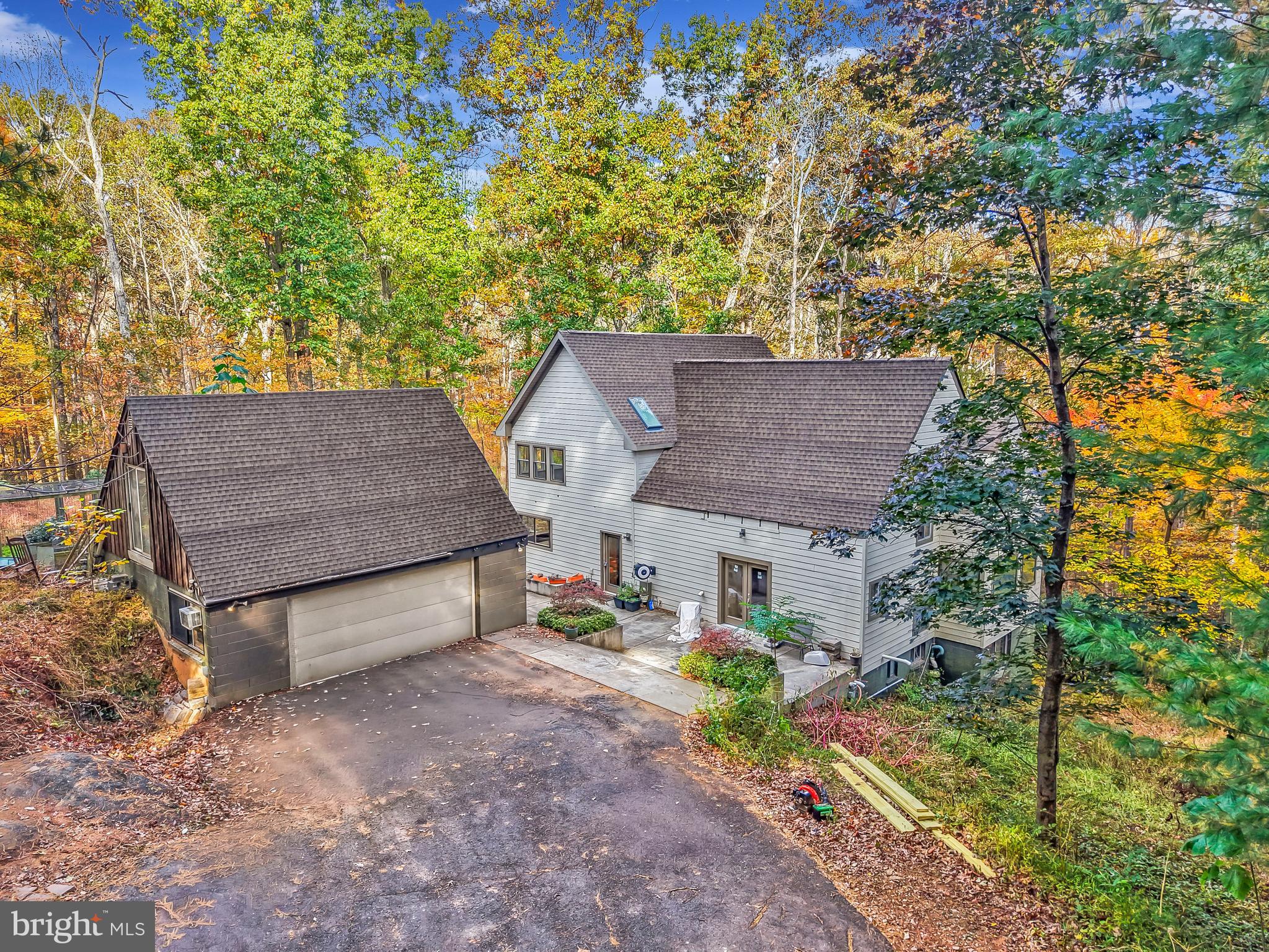 10450 Hunter View Road Vienna, VA 22181 - Photo 2 of 73 Gallery Image 2