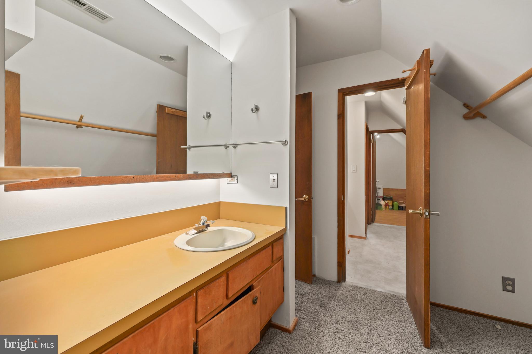 10450 Hunter View Road Vienna, VA 22181 - Photo 32 of 73 Gallery Image 32