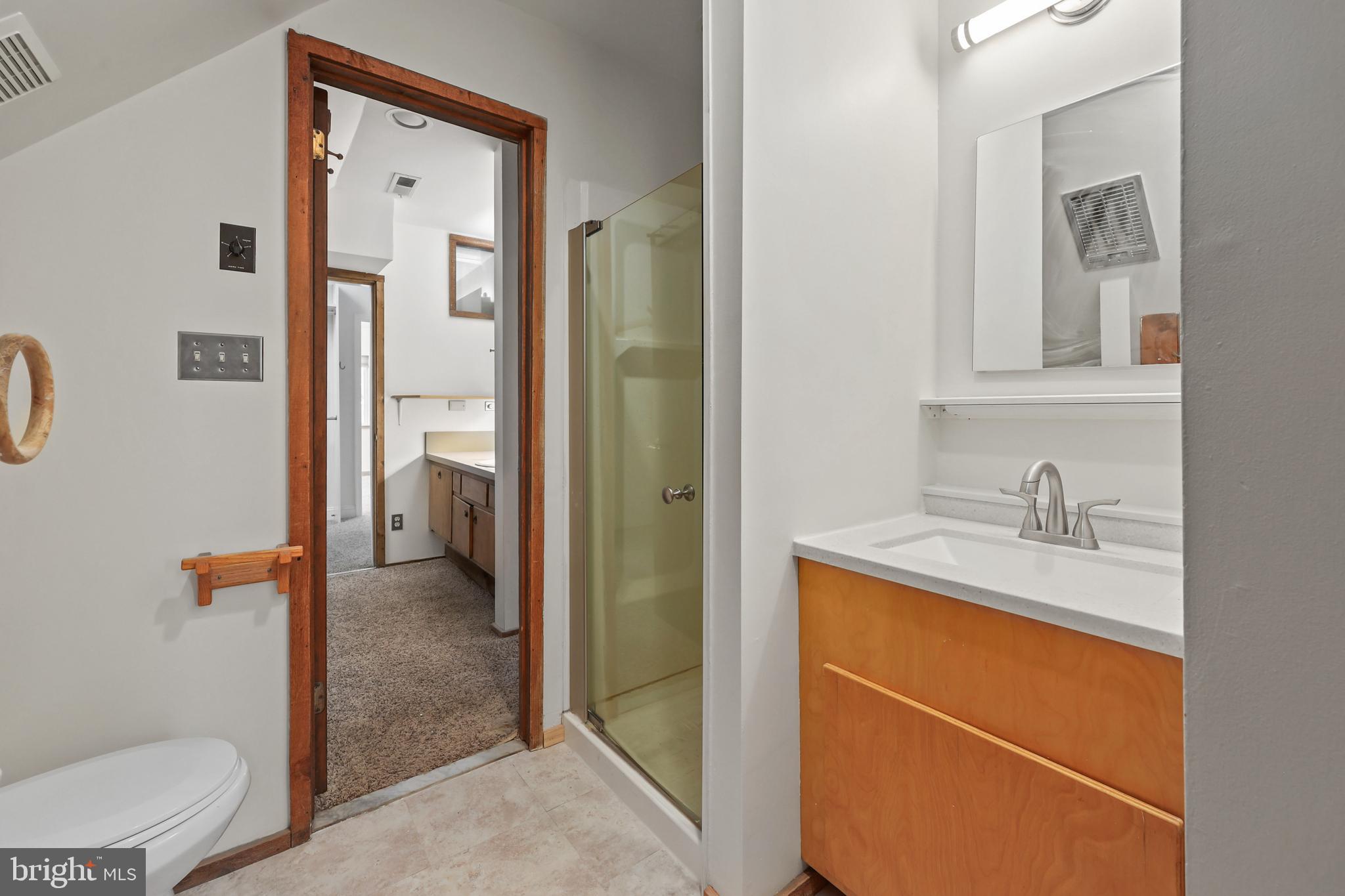 10450 Hunter View Road Vienna, VA 22181 - Photo 33 of 73 Gallery Image 33