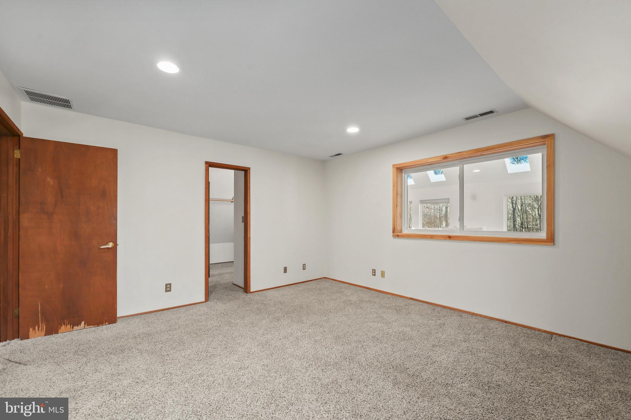 10450 Hunter View Road Vienna, VA 22181 - Photo 36 of 73 Gallery Image 36
