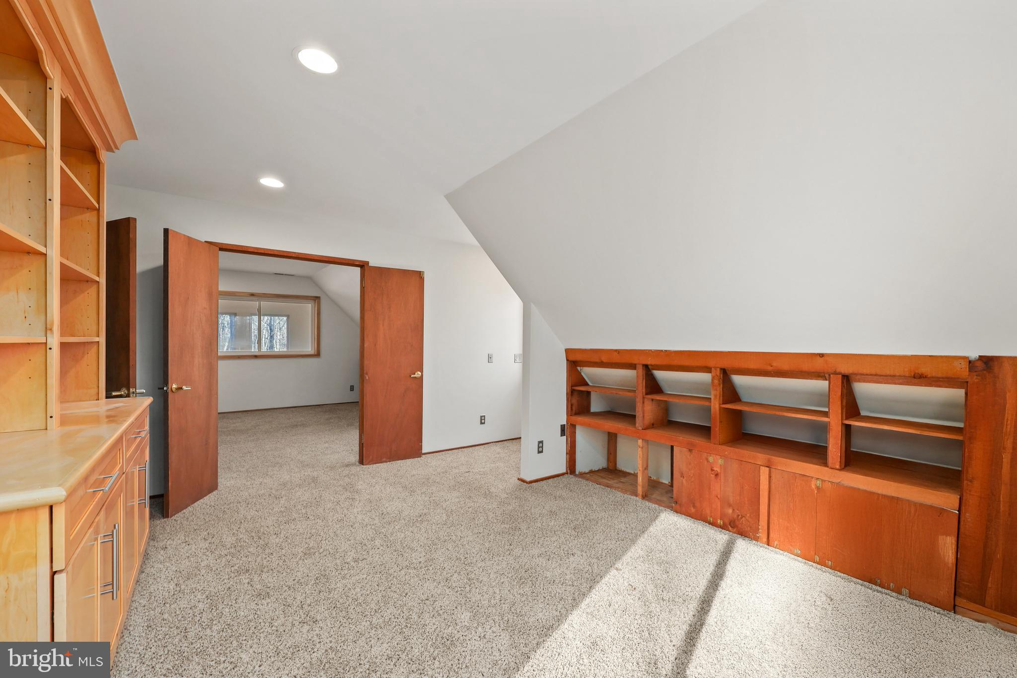 10450 Hunter View Road Vienna, VA 22181 - Photo 37 of 73 Gallery Image 37