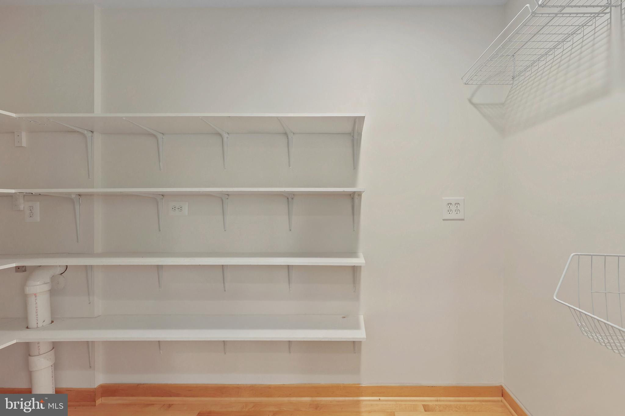 10450 Hunter View Road Vienna, VA 22181 - Photo 39 of 73 Gallery Image 39