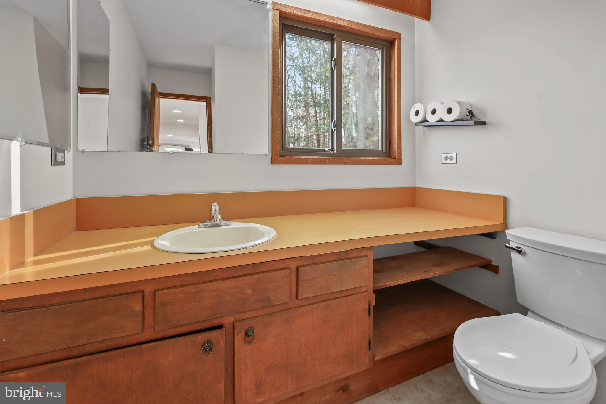 10450 Hunter View Road Vienna, VA 22181 - Photo 40 of 73 main level 1/2 bath