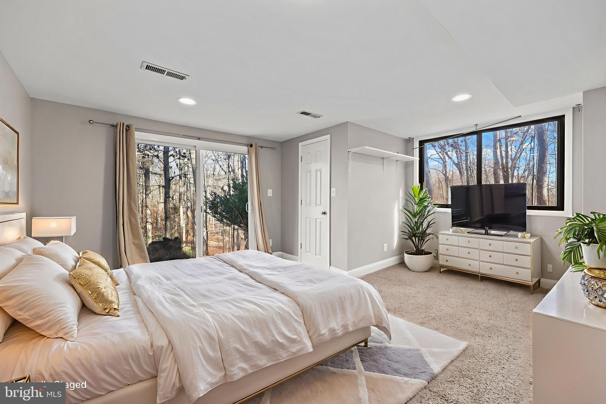10450 Hunter View Road Vienna, VA 22181 - Photo 42 of 73 virtually staged