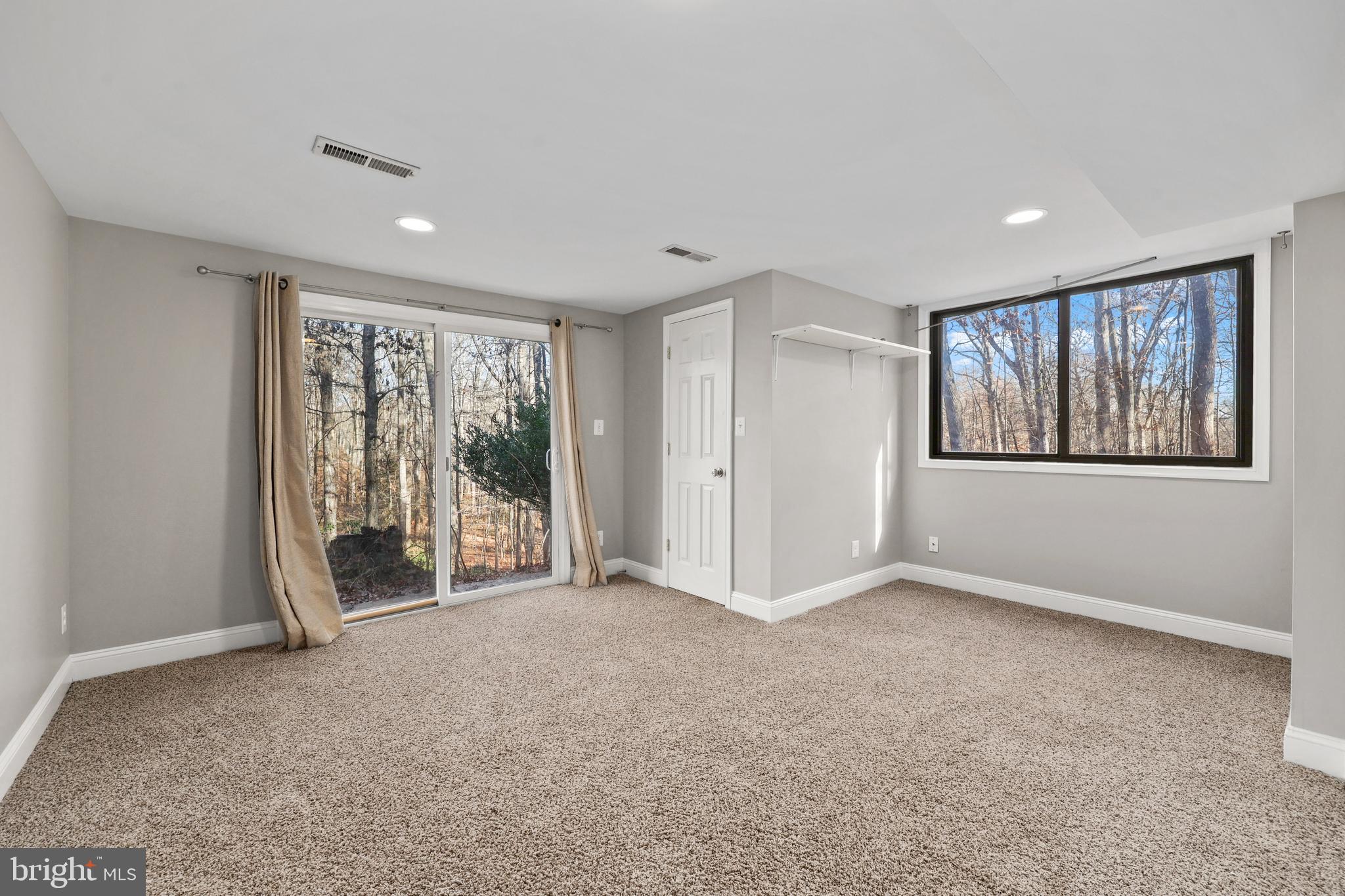 10450 Hunter View Road Vienna, VA 22181 - Photo 43 of 73 Gallery Image 43