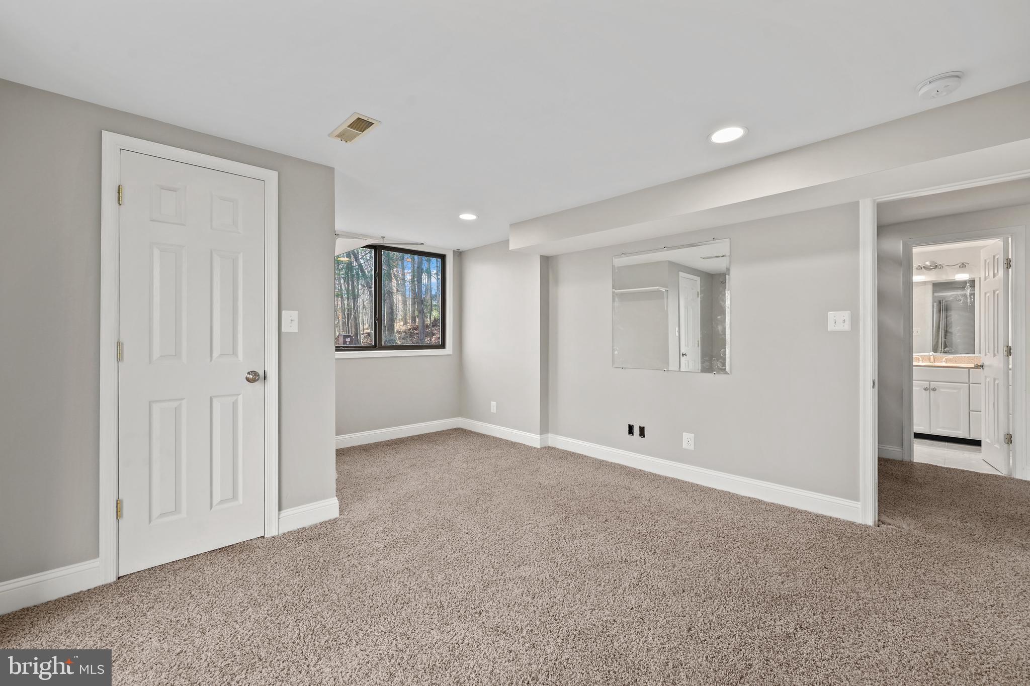10450 Hunter View Road Vienna, VA 22181 - Photo 44 of 73 Gallery Image 44