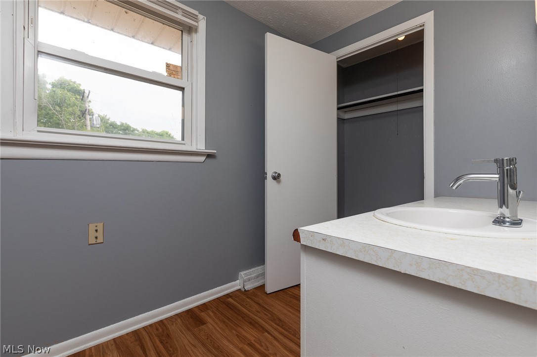 18303 Rosecliff Road Cleveland, OH 44119 - Photo 12 of 19 Gallery Image 12