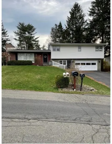 $2,400 | 425 East Benita Boulevard, Vestal, NY 13850