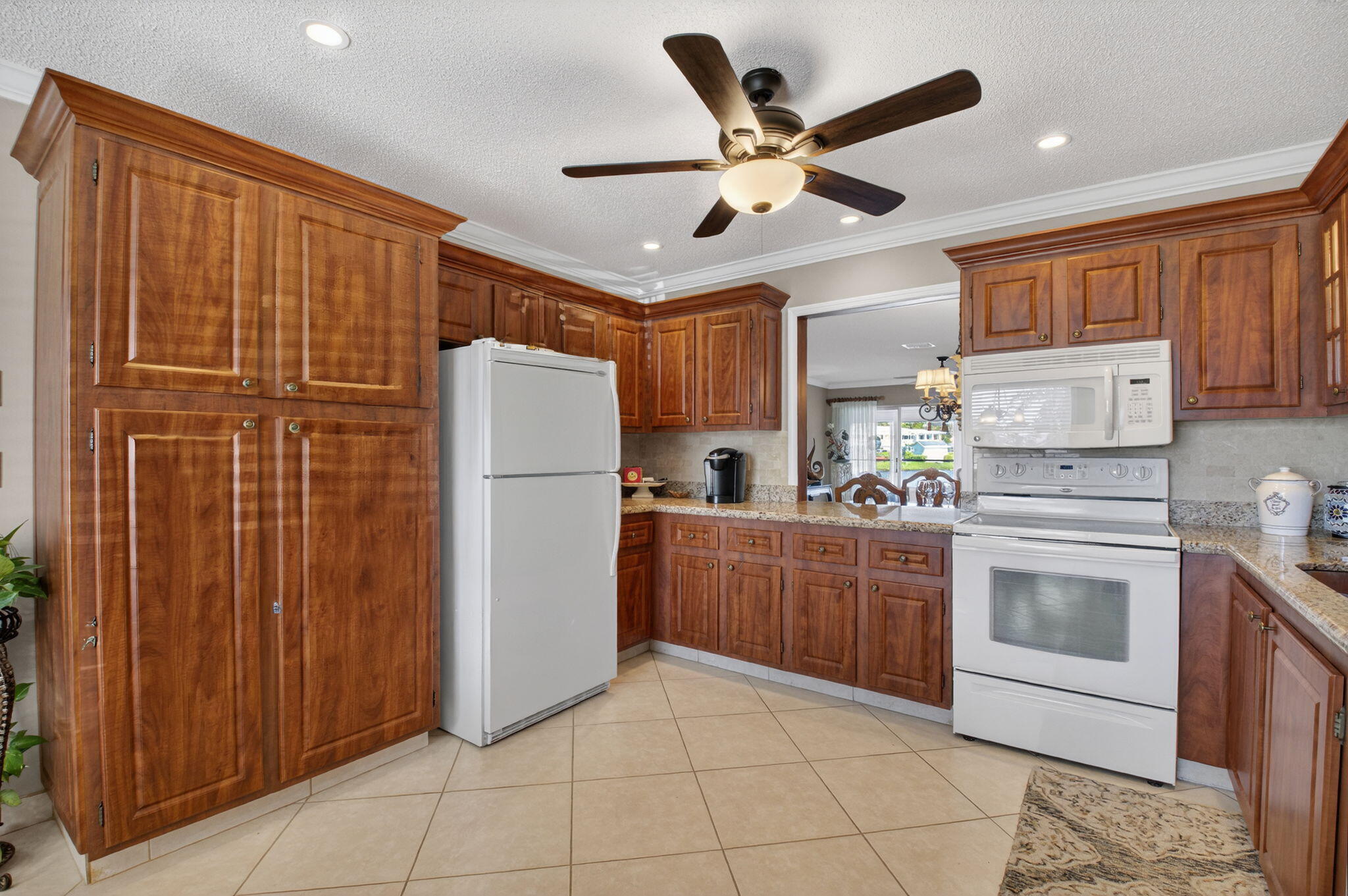 5221 Privet Place, Unit A Delray Beach, FL 33484 - Photo 9 of 47 12-web-or-mls-DSC_4763