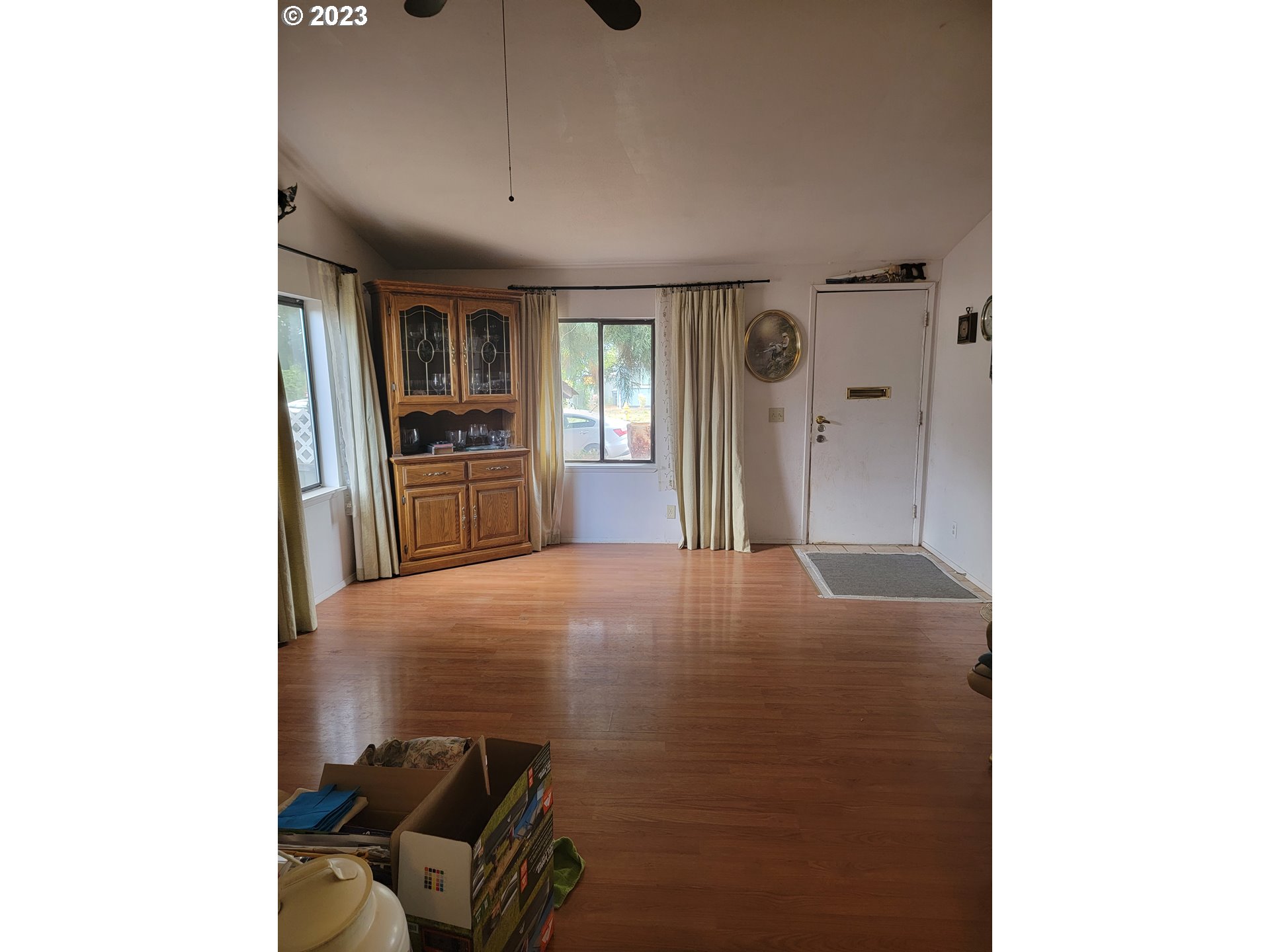 405 26th Street Springfield, OR 97477 - Photo 3 of 13