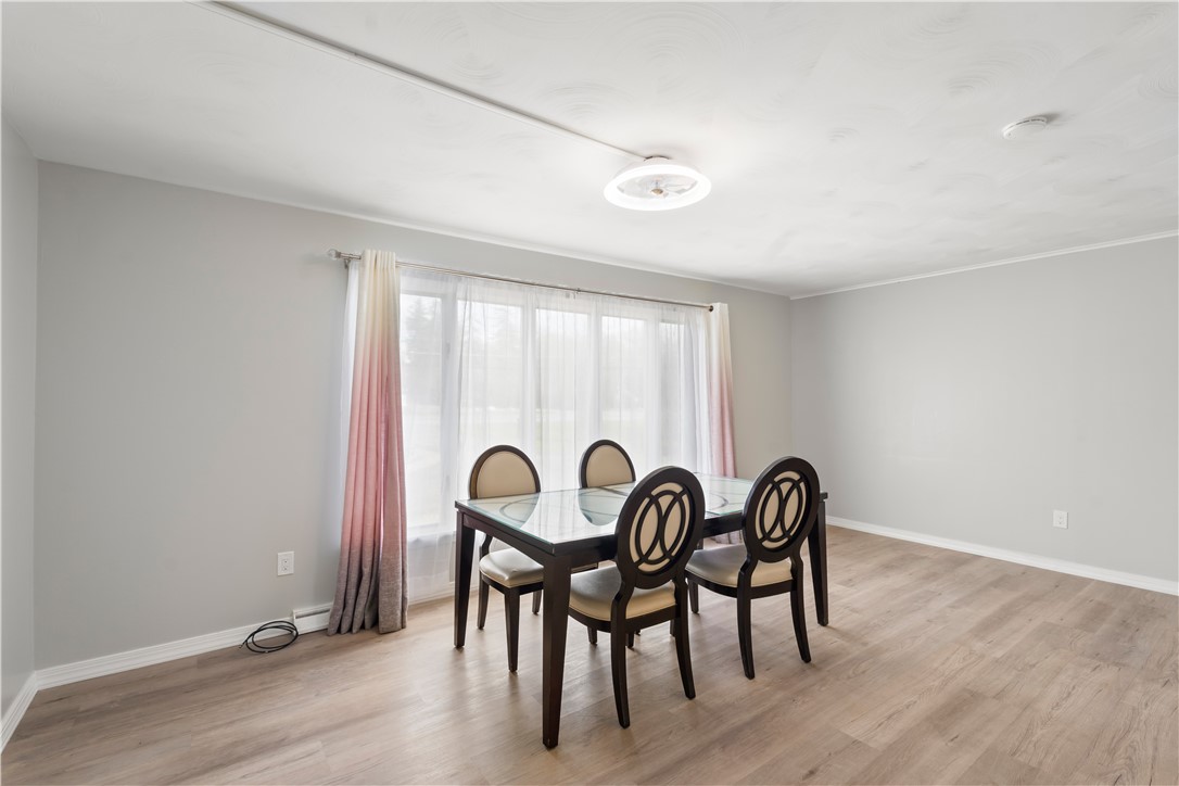 1144 Lochland Road Geneva City, NY 14456 - Photo 15 of 46 Livingroom/dining room