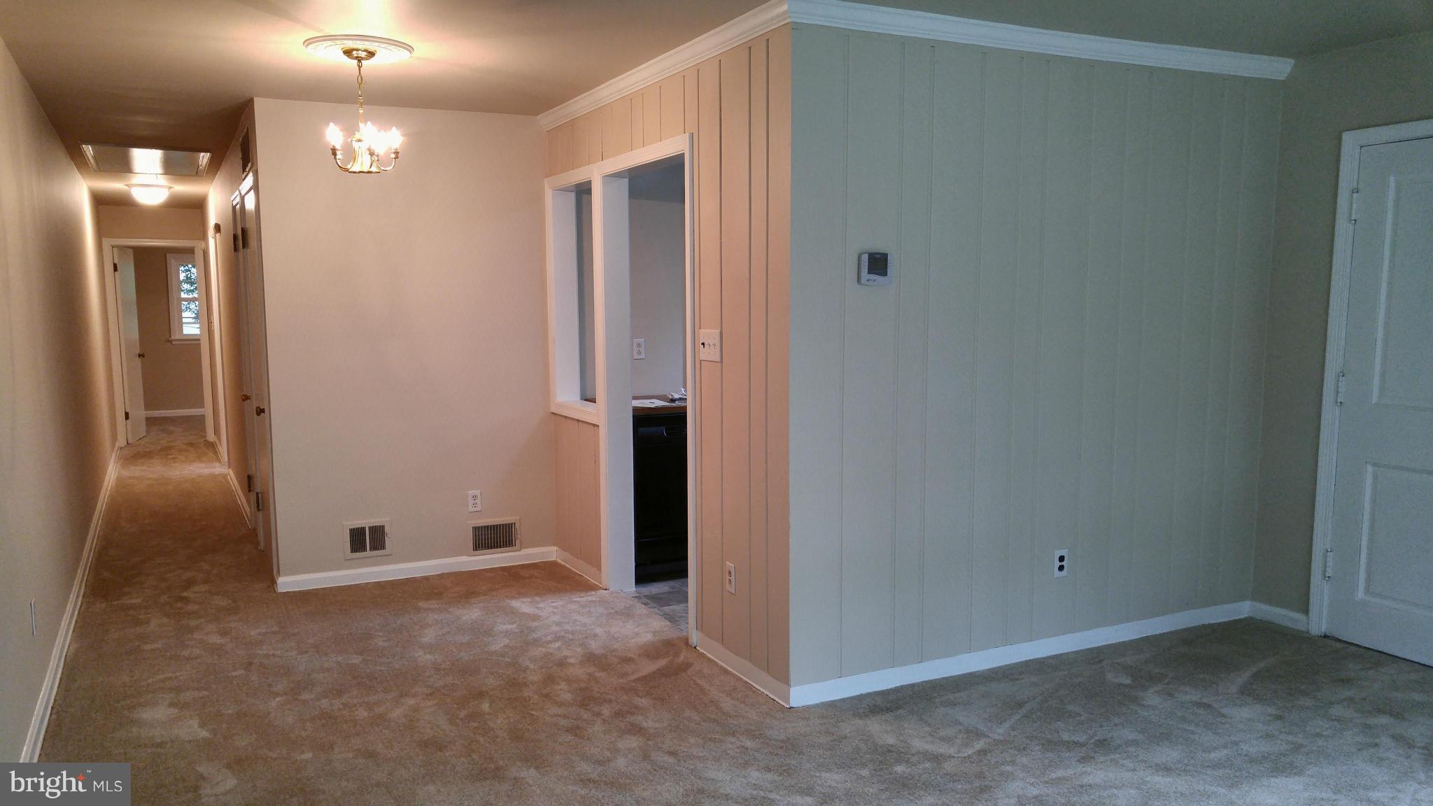 706 West Glebe Road Alexandria, VA 22305 - Photo 4 of 12 Living Room