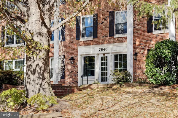 $390,000 | 7640 Tremayne Place, Unit 202, McLean, VA 22102