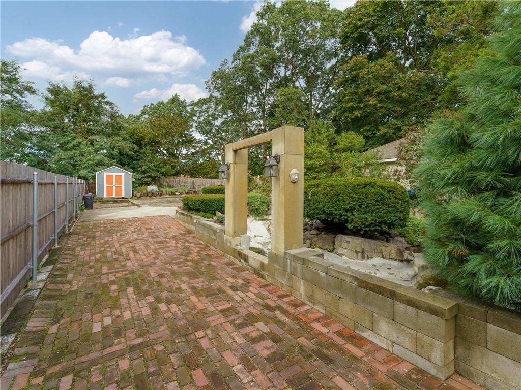 24 Haddon Hill Road Cranston, RI 02905 - Photo 7 of 50 Gallery Image 7