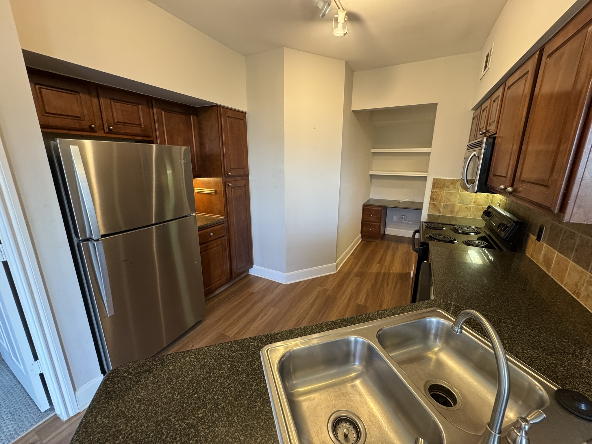 7701 Rialto Boulevard, Unit 125 Austin, TX 78735 - Photo 9 of 32 Gallery Image 9