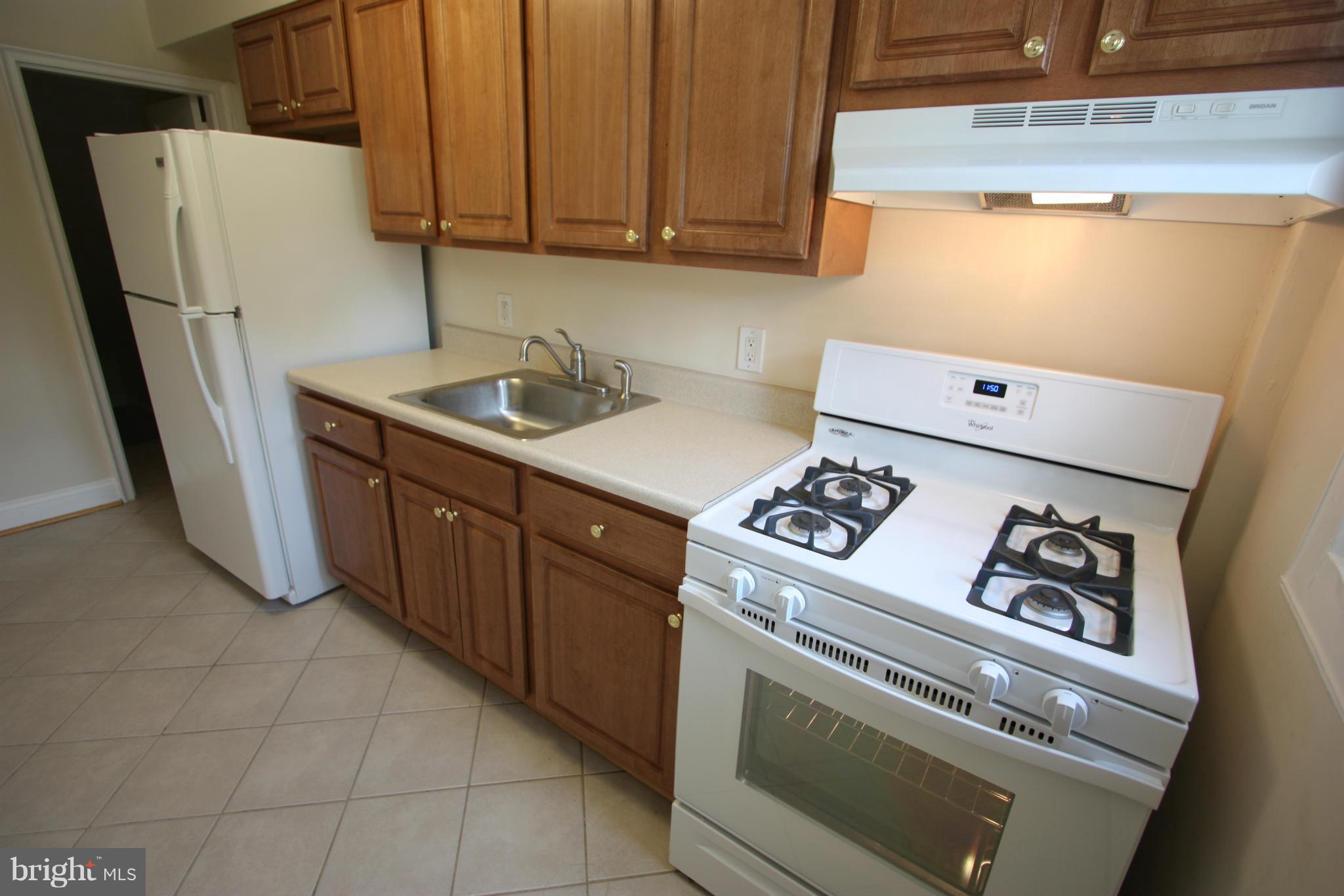 1018 Wedgewood Road Baltimore, MD 21229 - Photo 11 of 30 IMAGINE YOURSELF IN THIS SUPER KITCHEN