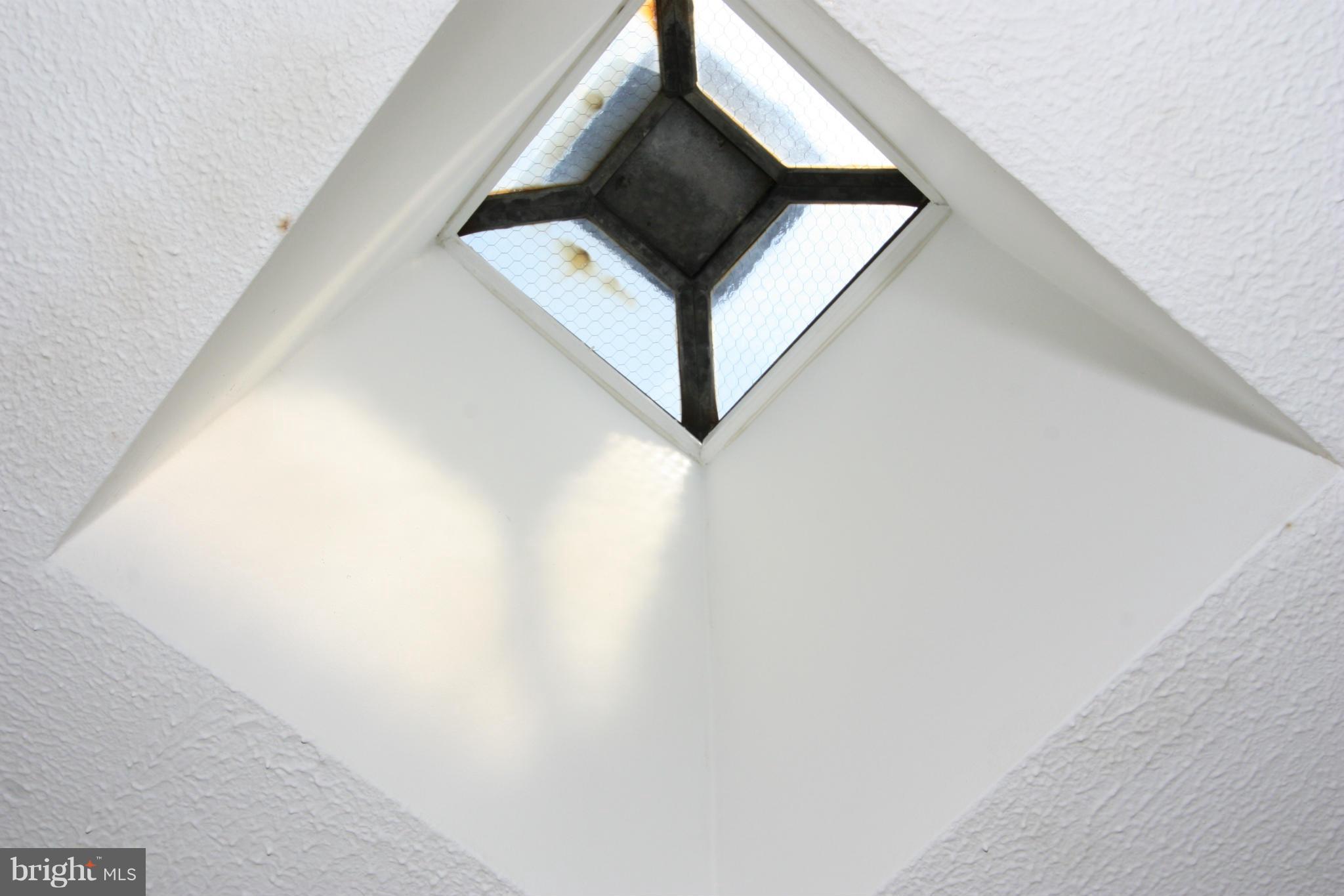 1018 Wedgewood Road Baltimore, MD 21229 - Photo 22 of 30 SKYLIGHT IN THE BATHROOM