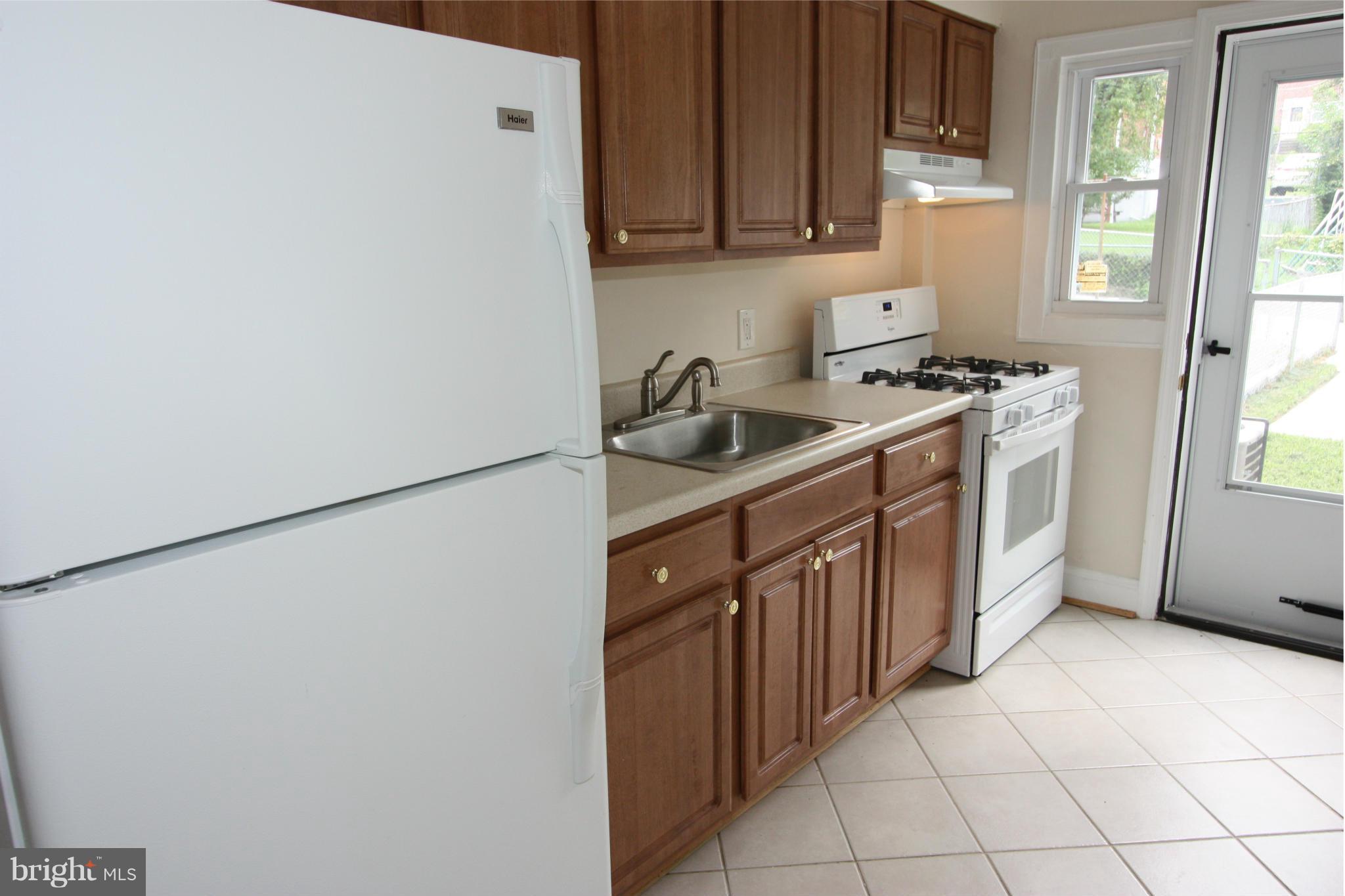1018 Wedgewood Road Baltimore, MD 21229 - Photo 6 of 30 REMODELED KITCHEN