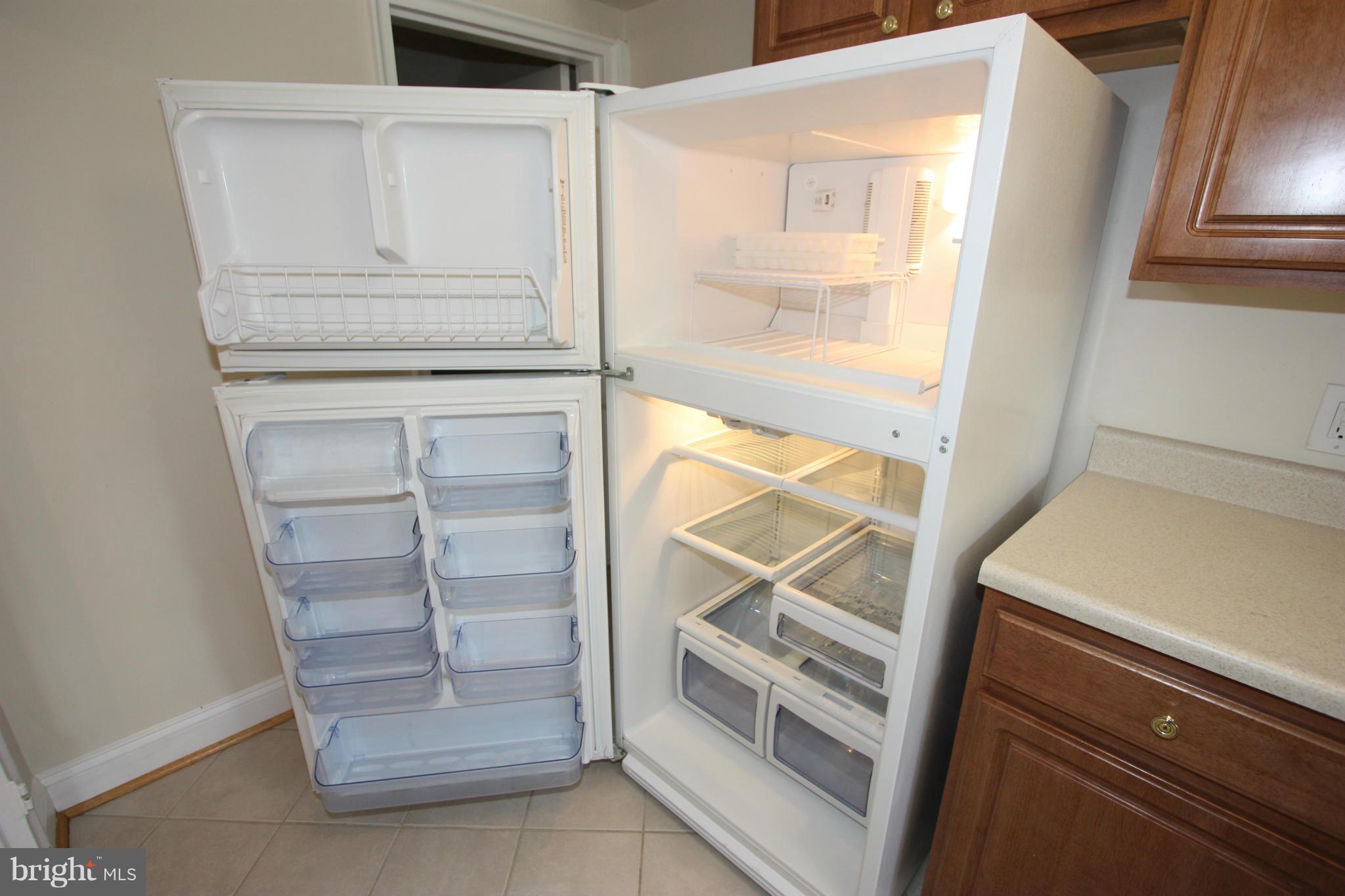 1018 Wedgewood Road Baltimore, MD 21229 - Photo 7 of 30 REFRIGERATOR
