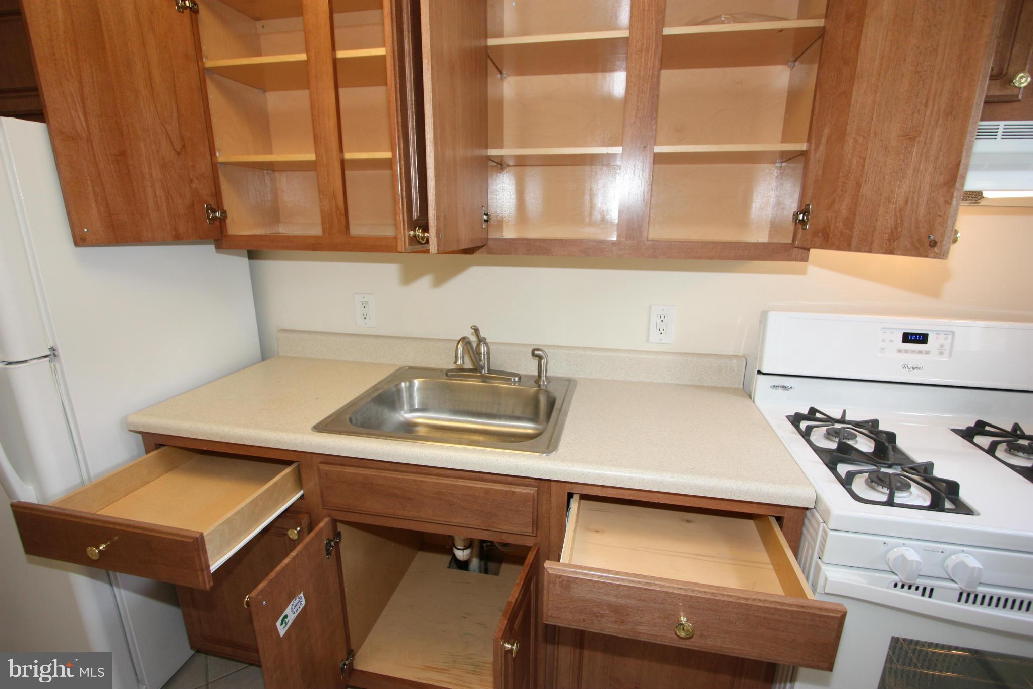 1018 Wedgewood Road Baltimore, MD 21229 - Photo 9 of 30 NEW CABINETS ... NICE!