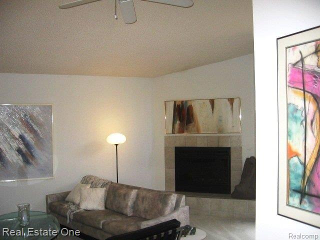 22040 River Ridge Trail Farmington, MI 48335 - Photo 1 of 17 Great Room View 1