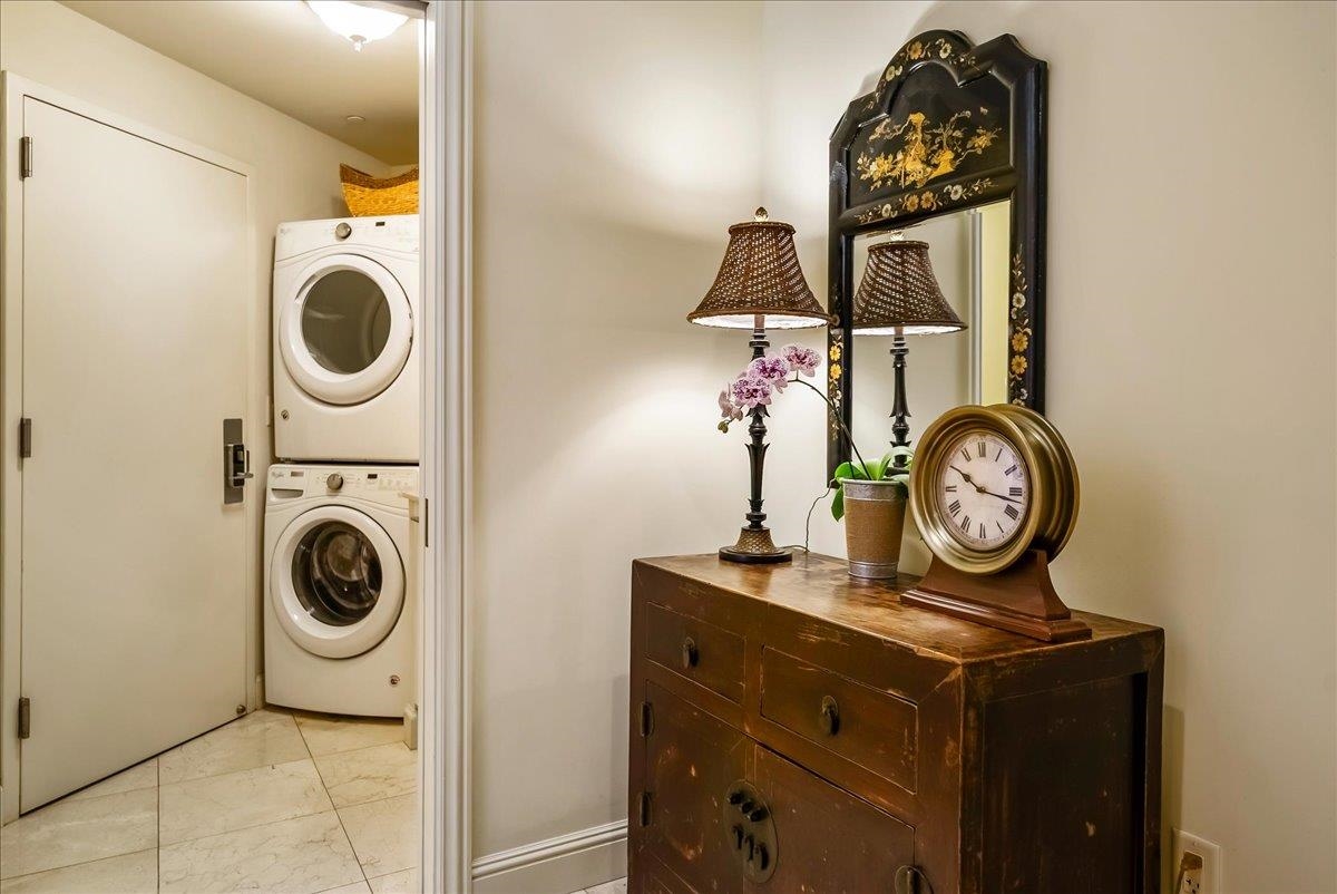 21 Kiloa Street, Unit 4 Kihei, HI 96753 - Photo 44 of 50 a view of entryway with washer and dryer