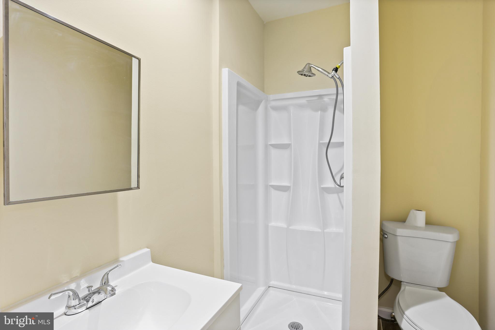 6812 Harford Road Baltimore, MD 21234 - Photo 16 of 33 Upper Level Full Bath