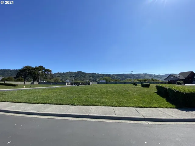 $250,000 | 97972 Sea Breeze Way, Unit 18, Brookings, OR 97415