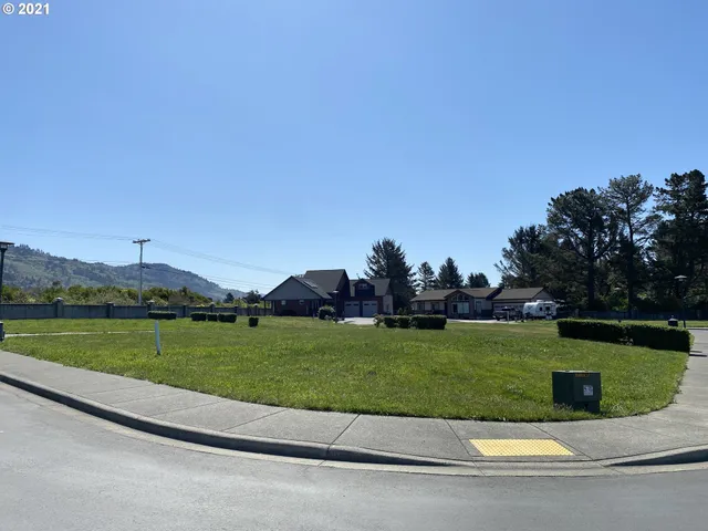 $250,000 | 97972 Sea Breeze Way, Unit 18, Brookings, OR 97415