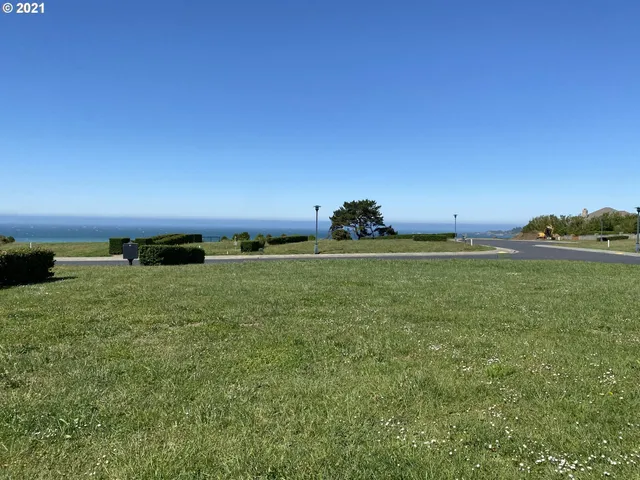 $250,000 | 97972 Sea Breeze Way, Unit 18, Brookings, OR 97415