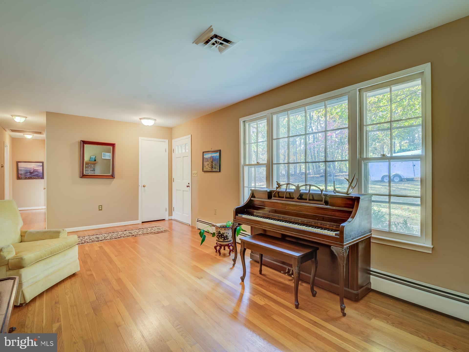 11720 Clopper Road Gaithersburg, MD 20878 - Photo 4 of 40 Gallery Image 4