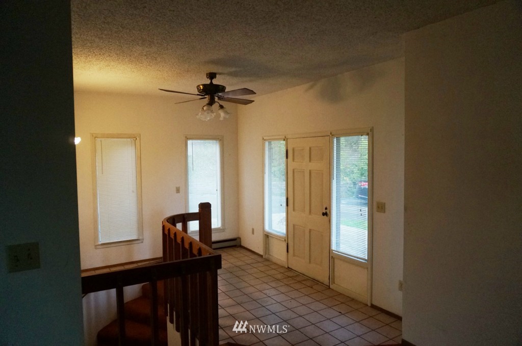 6136 Double Bluff Road Freeland, WA 98249 - Photo 12 of 18