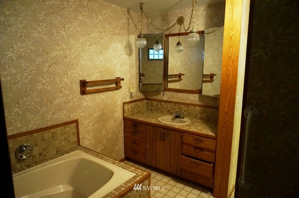 6136 Double Bluff Road Freeland, WA 98249 - Photo 6 of 18