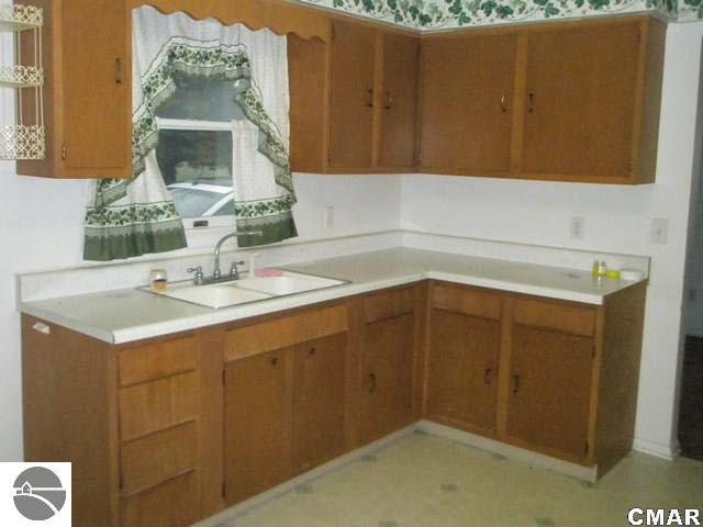 3911 South Shepherd Road Mount Pleasant, MI 48858 - Photo 10 of 11 1771723-9.JPG