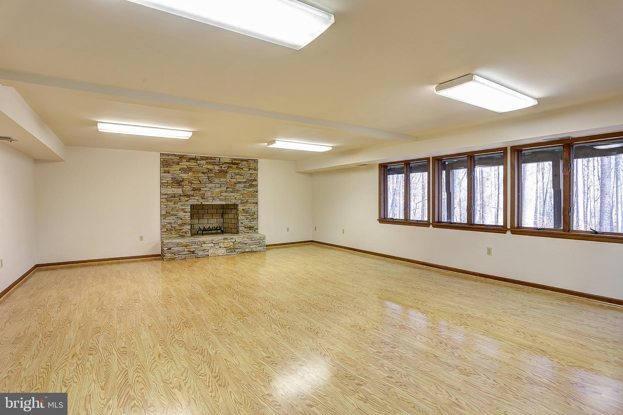 8678 Reservoir Road Fulton, MD 20759 - Photo 28 of 51 Family Room