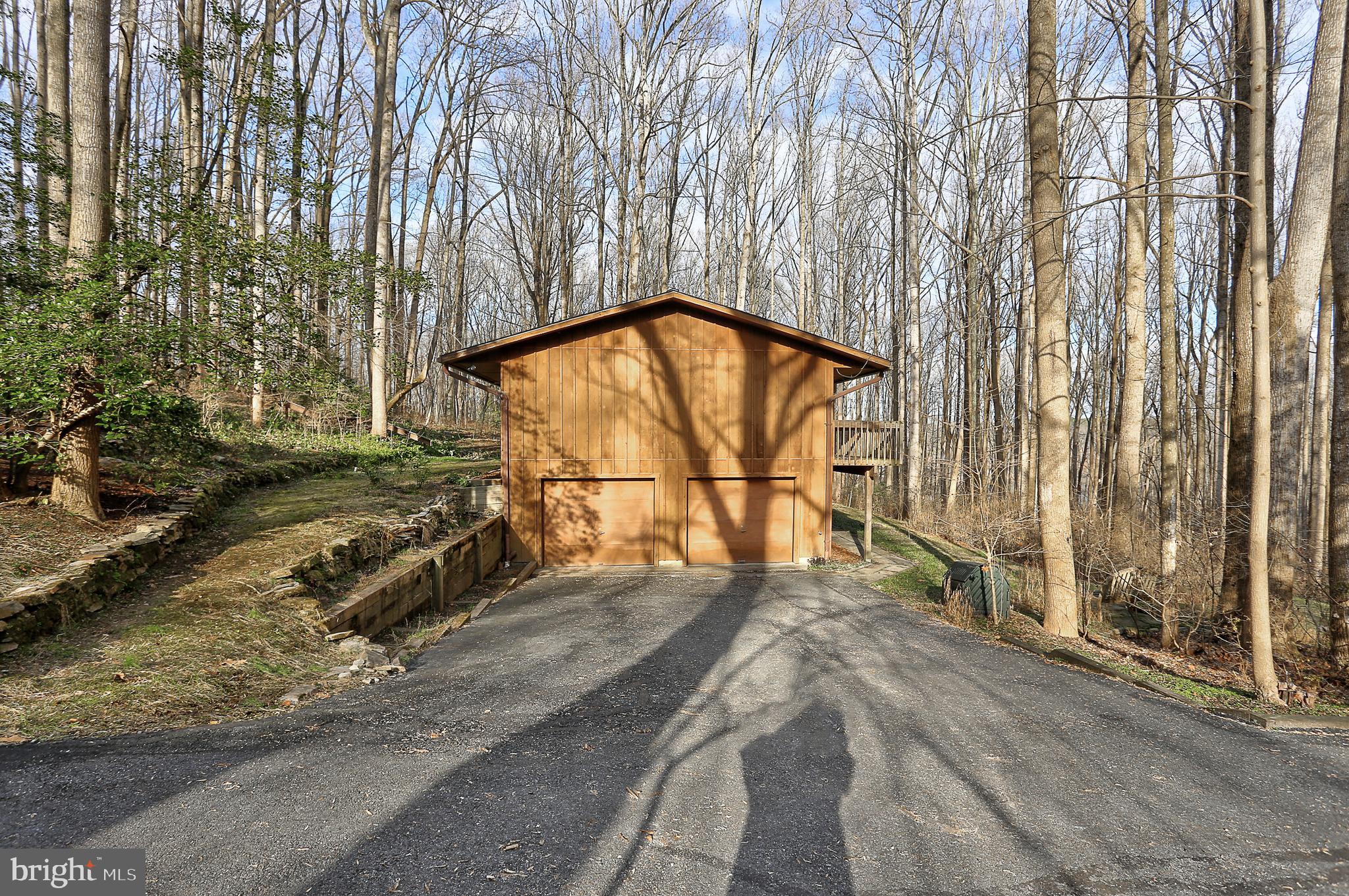 8678 Reservoir Road Fulton, MD 20759 - Photo 40 of 51 Side/Driveway/Garage