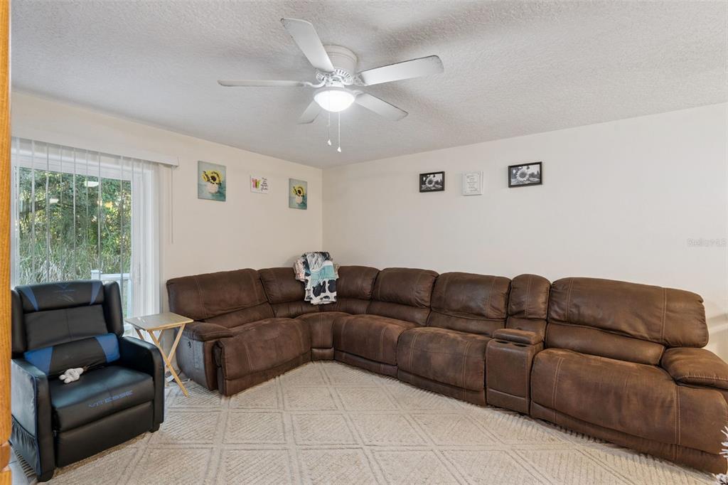 204 Ridge Crest Loop Minneola, FL 34715 - Photo 8 of 33