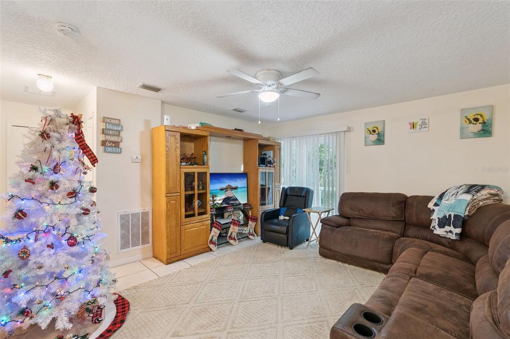 204 Ridge Crest Loop Minneola, FL 34715 - Photo 9 of 33