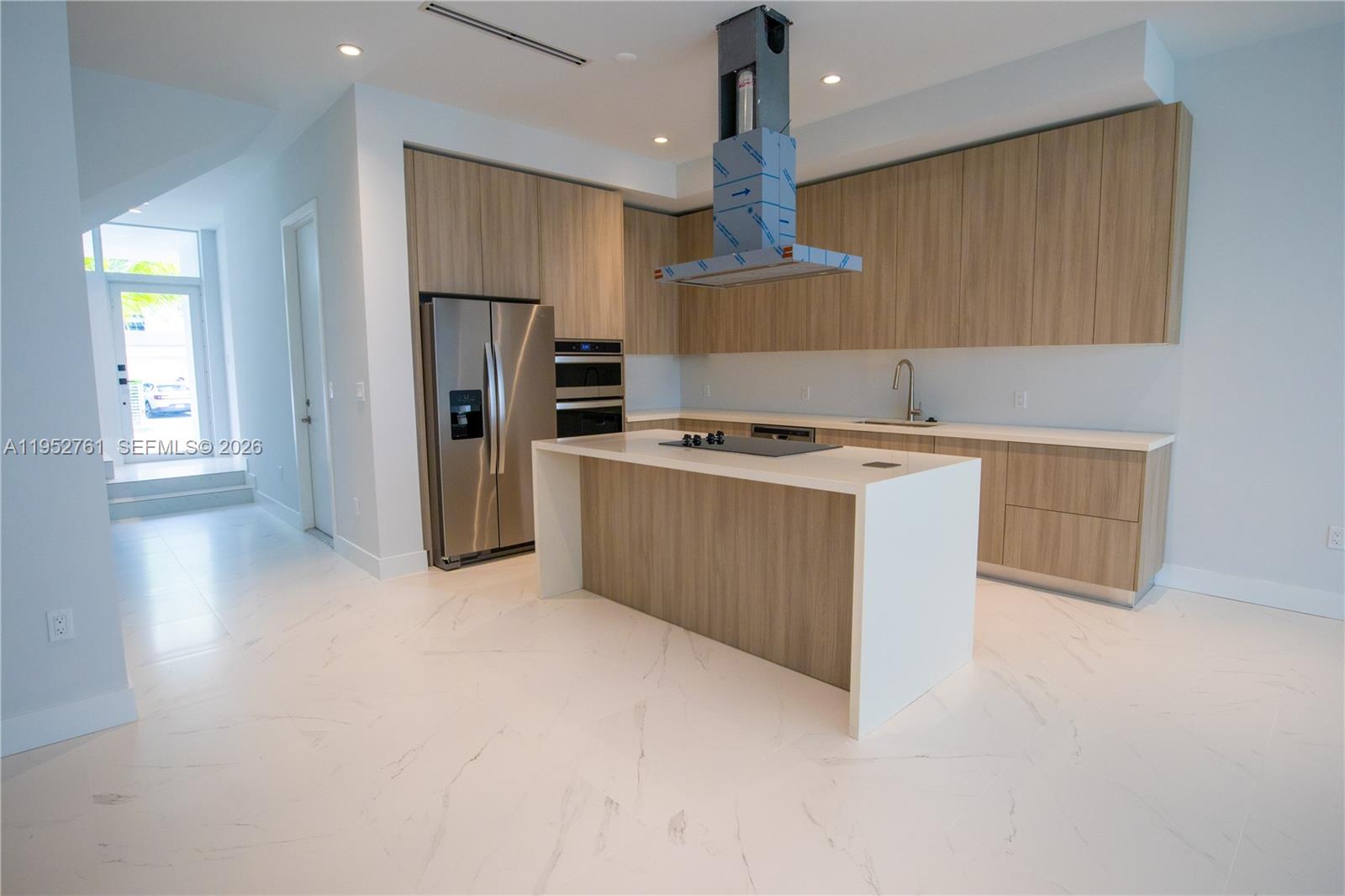 3374 Day Avenue, Unit B Miami, FL 33133 - Photo 5 of 19