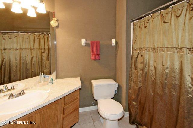 10550 Baymeadows Road, Unit 721 Jacksonville, FL 32256 - Photo 14 of 21 Master Bathroom