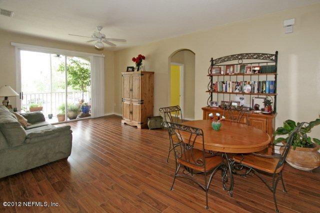 10550 Baymeadows Road, Unit 721 Jacksonville, FL 32256 - Photo 4 of 21 Living Area 3
