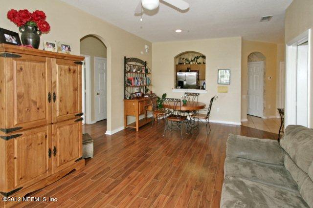 10550 Baymeadows Road, Unit 721 Jacksonville, FL 32256 - Photo 5 of 21 Living Area 2