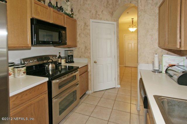 10550 Baymeadows Road, Unit 721 Jacksonville, FL 32256 - Photo 9 of 21 Kitchen 2